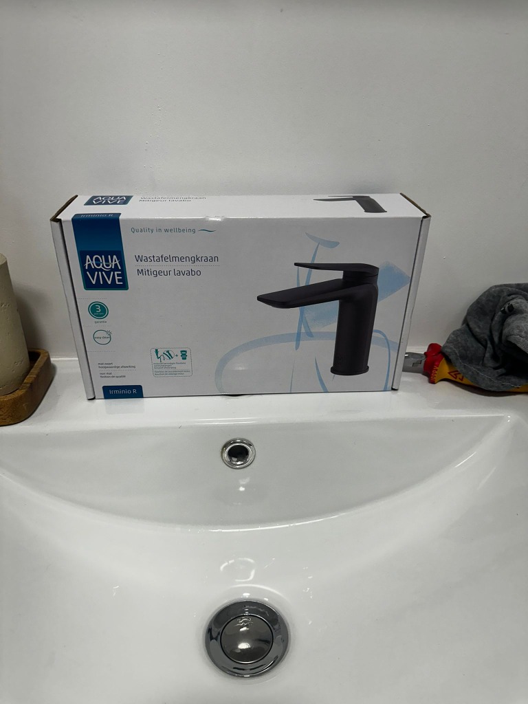 Moderne Kraan Installatie Before